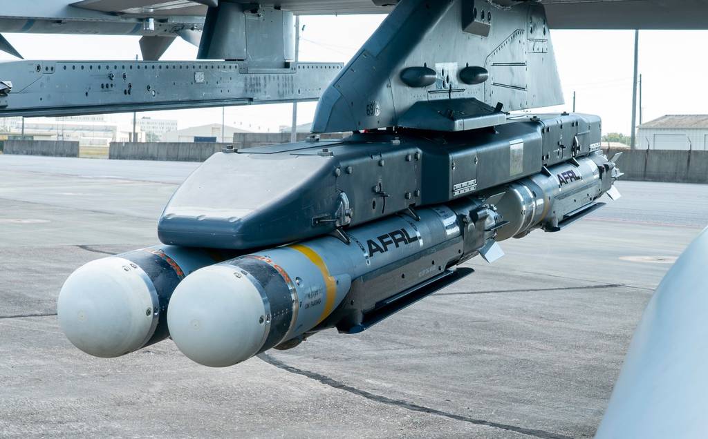 Sjældent Forvirre Intakt US Air Force's 'Golden Horde' swarming munitions program to get second  chance