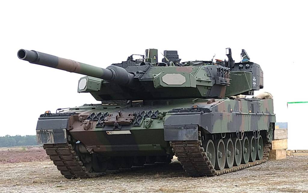 Pencegat piala menjalani tes tembakan langsung pada tank Leopard Jerman
