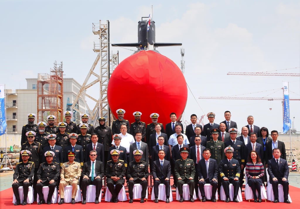 China lässt Pakistans Hangar-U-Boot trotz Triebwerksstreit mit Deutschland zu Wasser