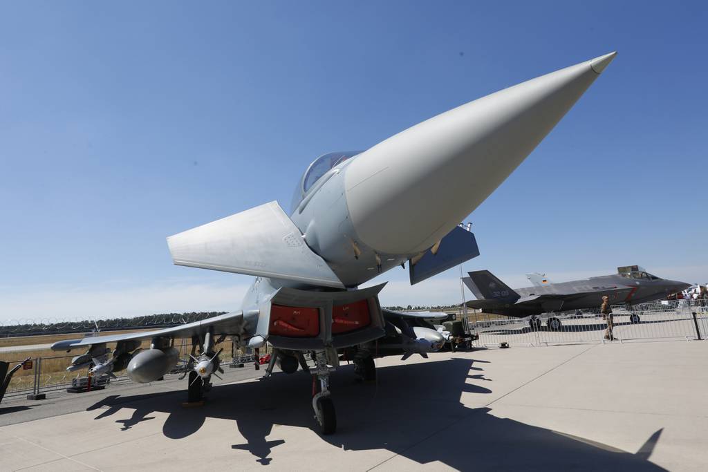 España finaliza un acuerdo de $ 2.1 mil millones por 20 Eurofighters para reemplazar los viejos F-18
