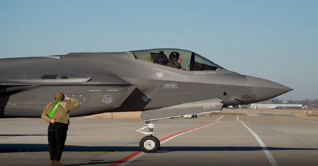 Full weapons tester report highlights F-35 availability, software problems