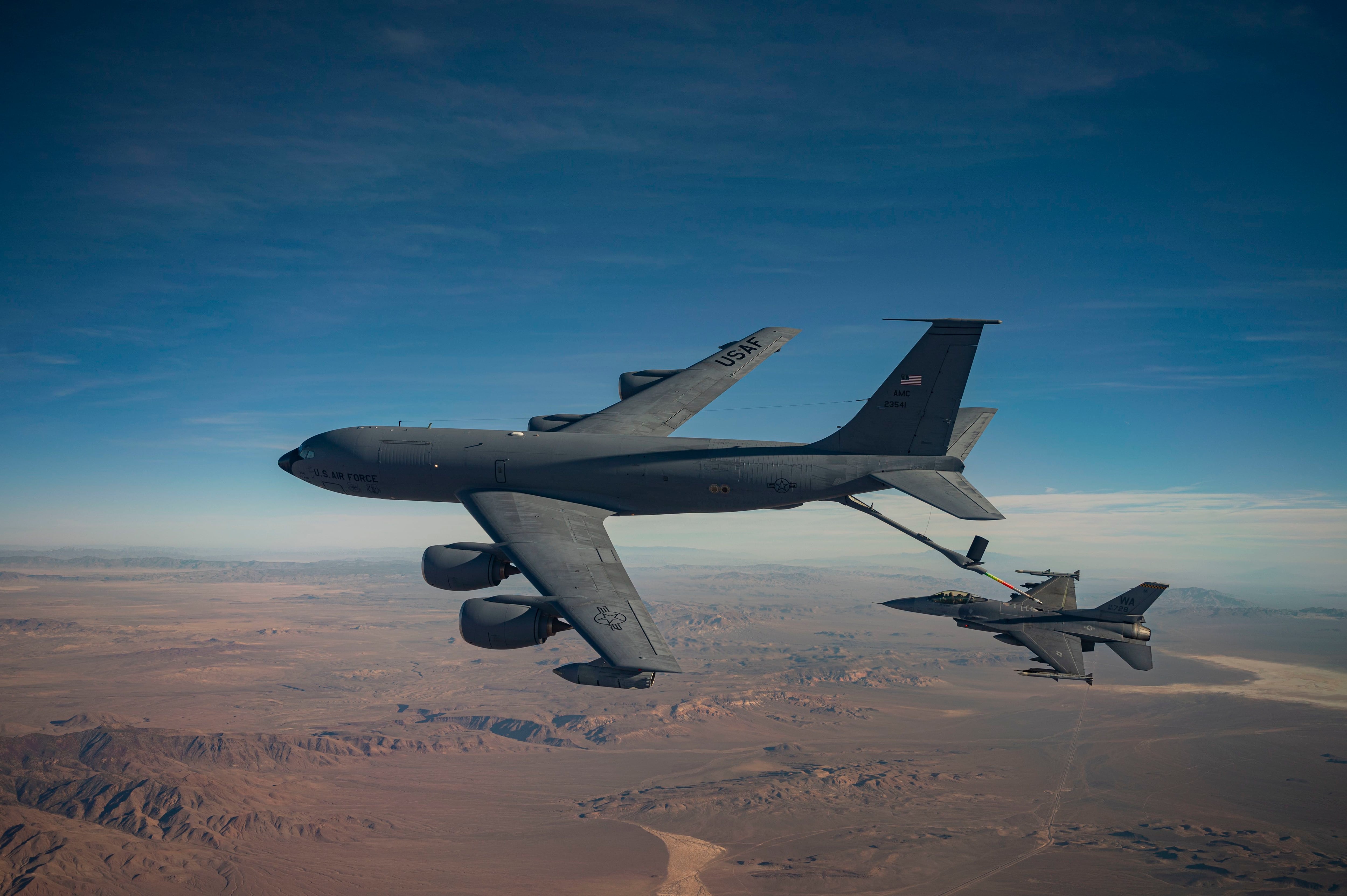 Air force one on sale mid air refueling