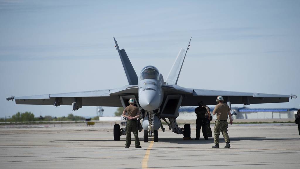 A U.S. Navy F/A-18F Super Hornet prepares for take-off from Gowen Field in Boise, Idaho.