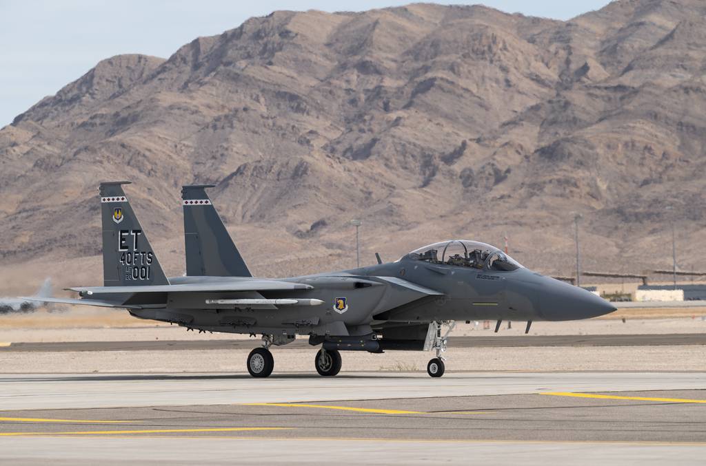 Angkatan Udara mengadakan minggu tes F-15EX di Nellis