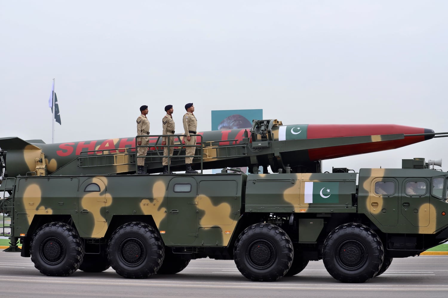 Pakistan unveils aircraft and rocket programs, parades military tech