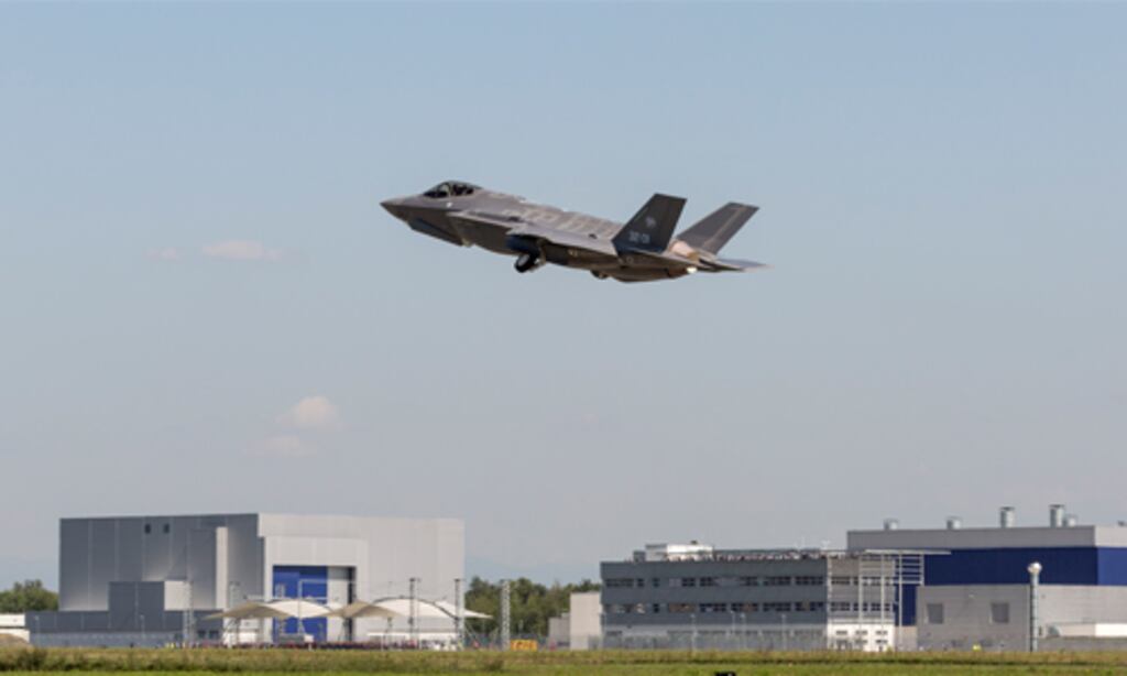 F-35 Soars Over Italy, First Time Outside the US