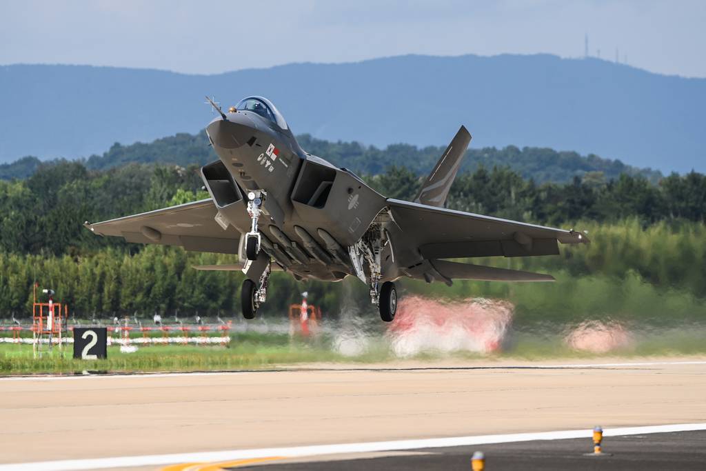 Korea Selatan memulai produksi massal jet tempur KF-21